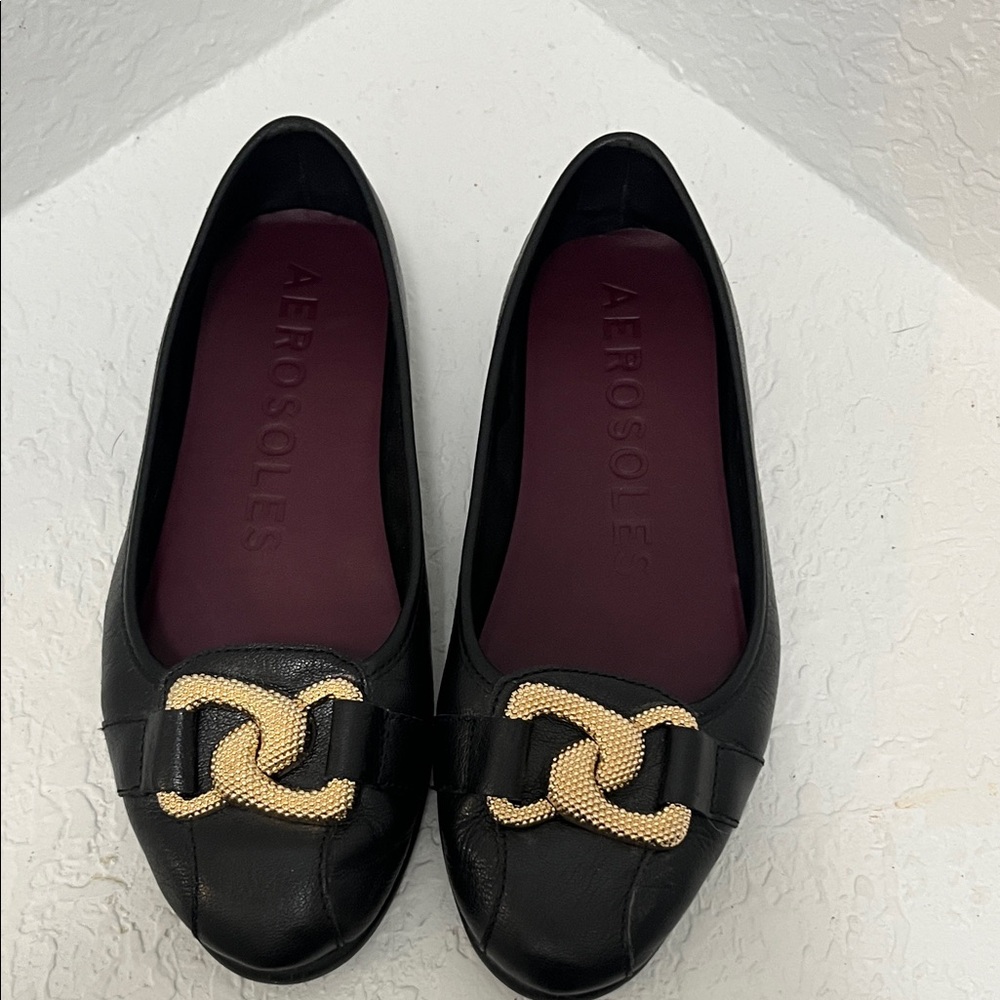 AEROSOLES Black Loafers with Gold Chain Detail